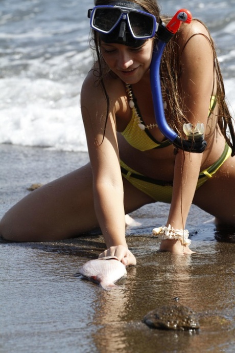 skinny teen bikini erotic gallery