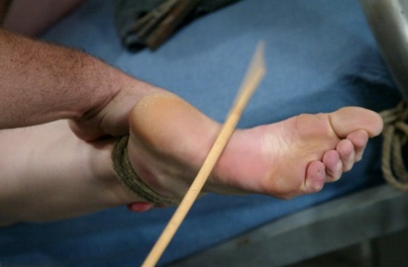 أقدام BDSM لطيفة معرض