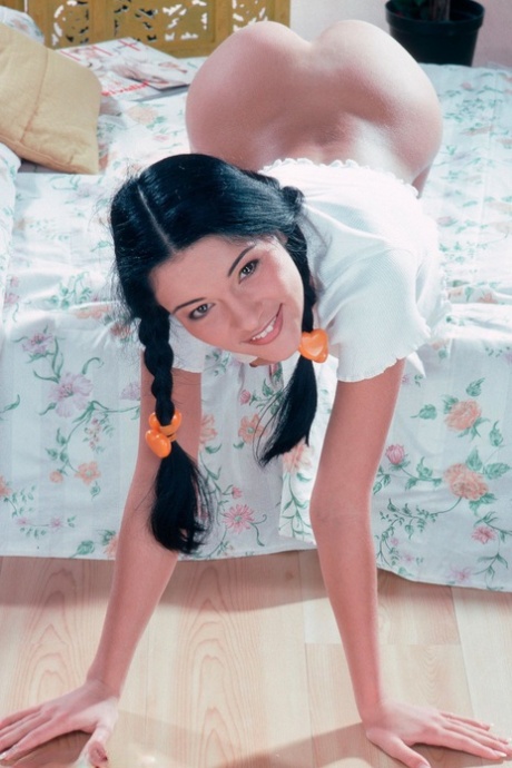 亚洲女友 獨家的 畫廊