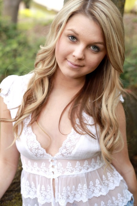 Chloe Lynn model top photos
