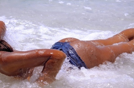 wet ebony adult photos