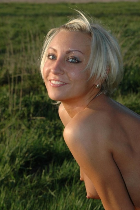 vagina cantik eksklusif foto