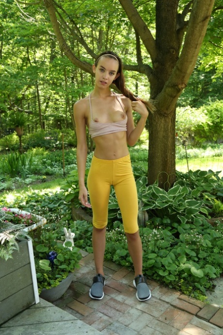 tall teen erotic img