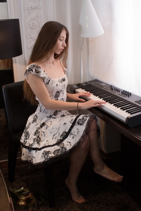 Stephanie Moon model top photos