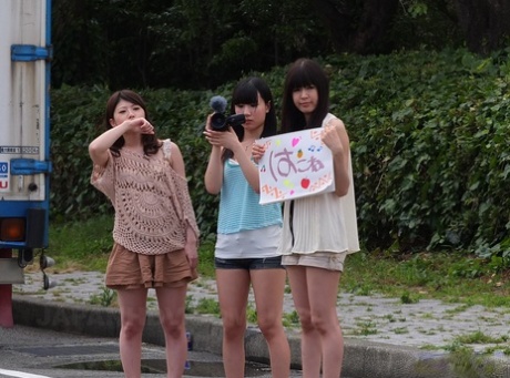 Shiori Ayase model top photo