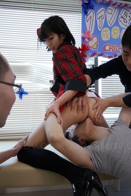 japansk ansiktssittande xxx hög kvalitet foton