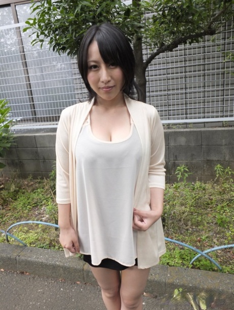 Yuuna Hoshisaki pretty pornstar galleries