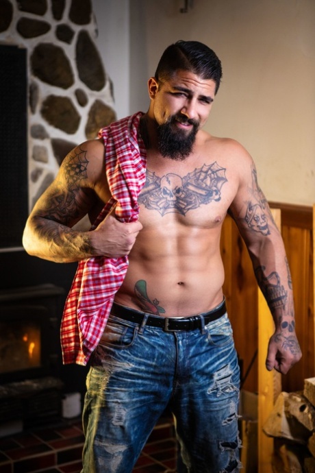 Ryan Bones nude pornstar picture