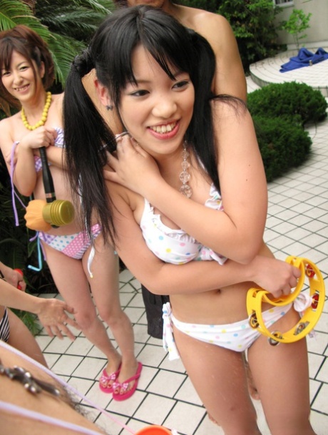 japansk bikini exklusiv porr foto