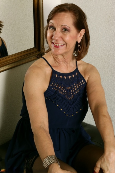 brunette oma perfecte volwassene galerijen