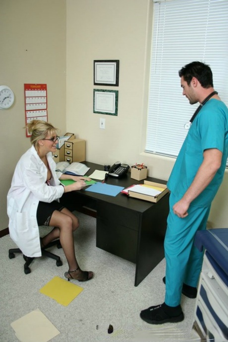 doctor free nude archive
