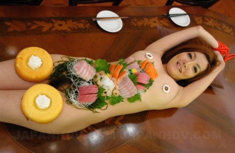 Yuna Hirose model exclusive image