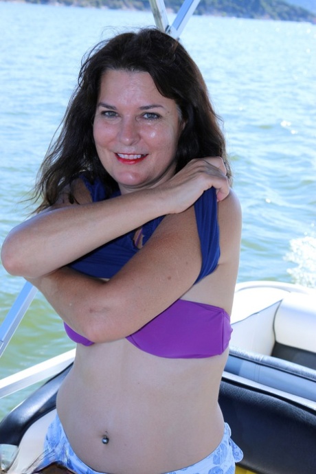 mature bikini free xxx pics