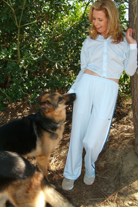 Marie Kelly beautiful model image
