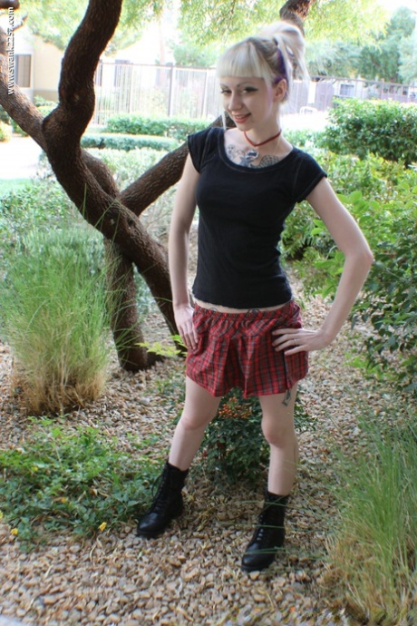 tattooed teen free sexy image