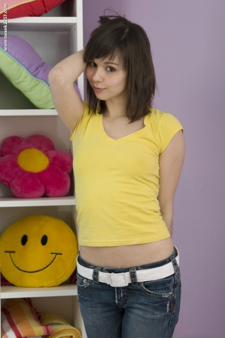 Ariel Rebel model pictures