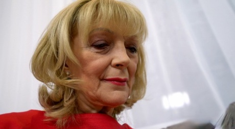 Janet Lesley exclusive pornstar pics