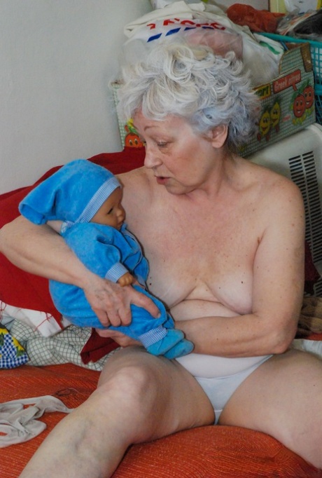 abuela vieja y peluda caliente hermosa archivo