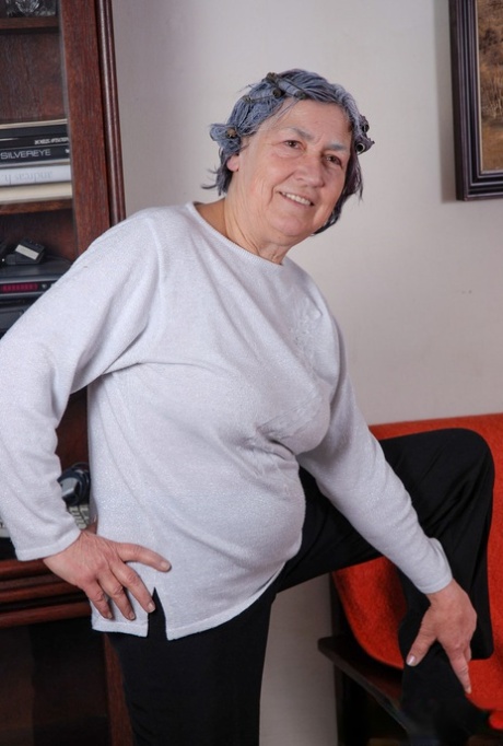 oude harige oma sexy topje galerij