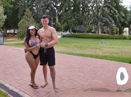 seksi brazilka gole slika