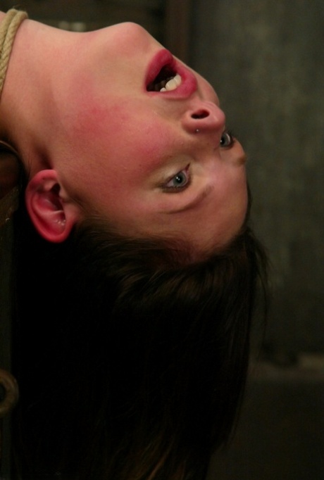 brunetka niebieskie oczy xxx ekskluzywne galeria