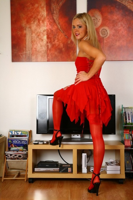 Suzie Best nudes actress galleries