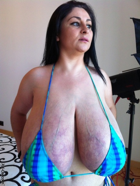 thick bikini free sex gallery
