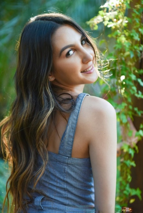 Natalia Nix model adult picture