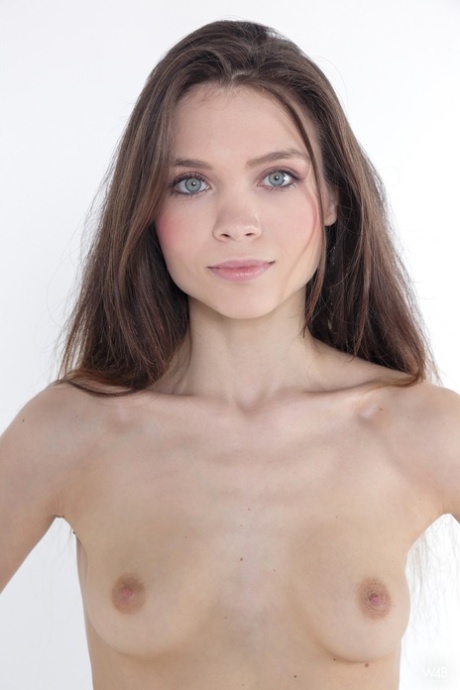 Adriana Fawn adult actress pics