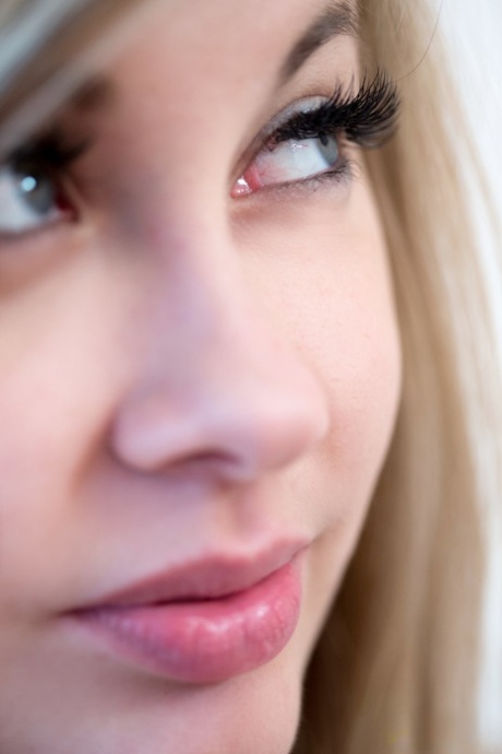 wajah cantik porno gratis gambar