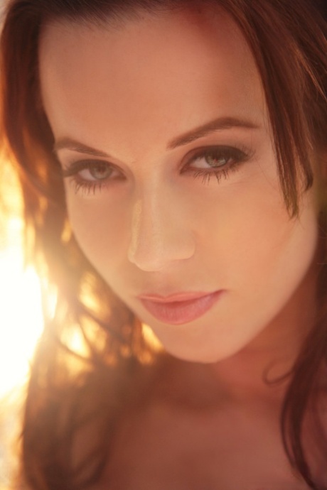 pretty face nude image