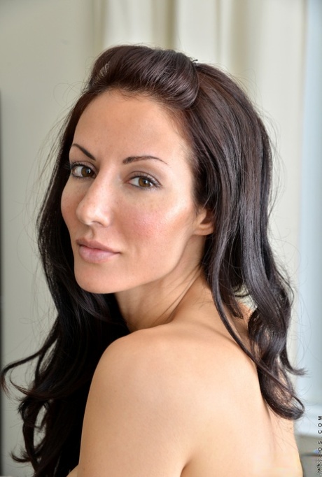 Olivia Bell naked actress pictures