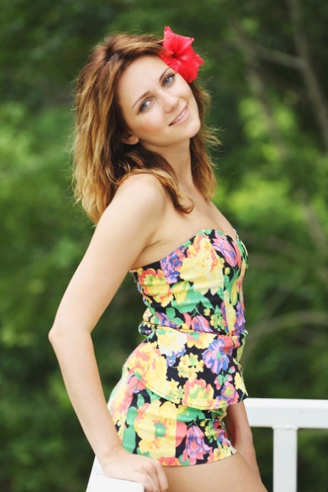 Niki Mey model pretty gallery