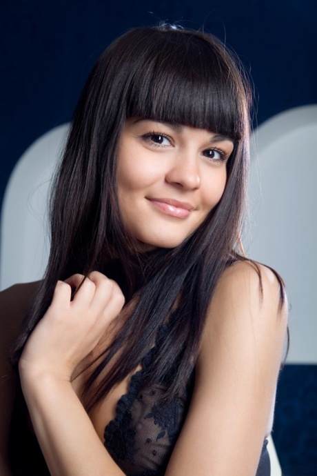 pretty face nudes pictures