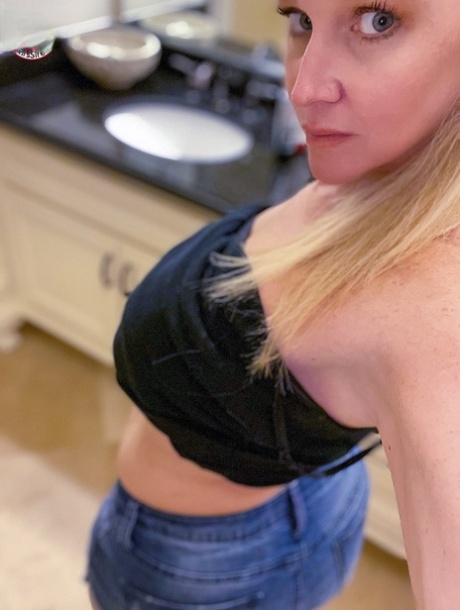 milf-selfie exklusiv hd bild