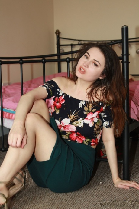 Gabriella Knight pretty actress pic