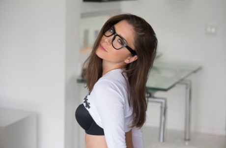 الاستمناء بالملابس الداخلية xxx مجانية img