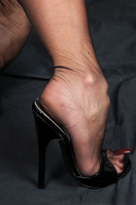 mature high heels pornos galleries