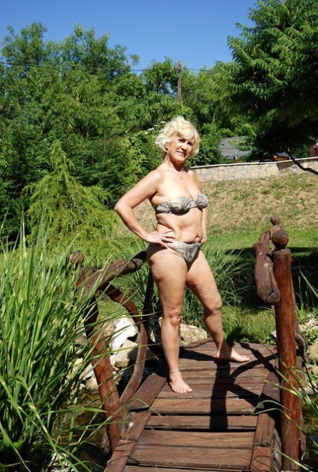 natuurlijke hangende tieten beste porno afbeeldingen