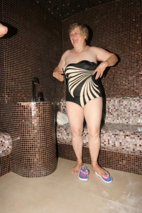 bikini de abuela arte pornografico fotos