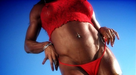 Alexis Ellis exclusive model pic
