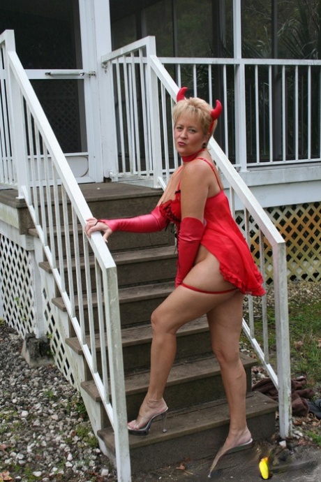 Vanessa Sweet nudes actress archive
