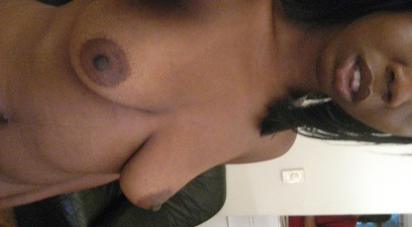 Göğüsler selfie ücretsiz porno resimler