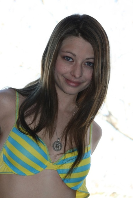 amateur bikini art porn gallery