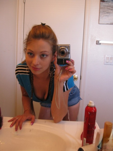 teen mirror hot nude picture