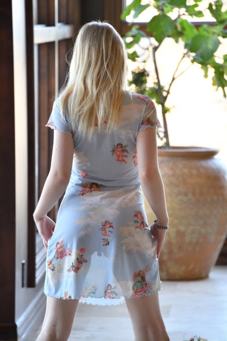 petite babe sex picture