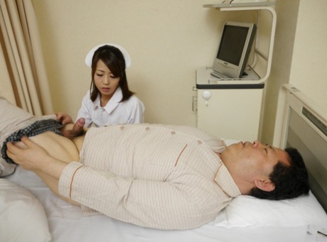 asiatische Krankenschwester hübsche porno galerie