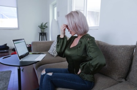 Dixie Lynn model adult galleries