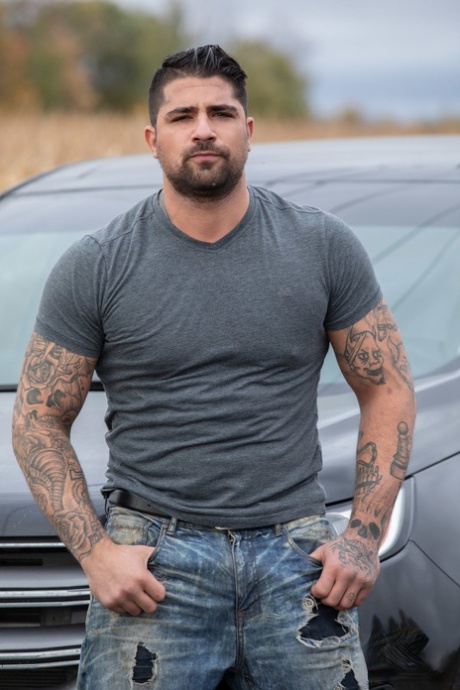 Ryan Bones pornstar exclusive pics