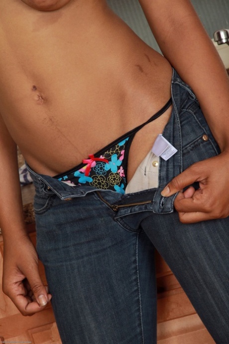 ebony jeans top image